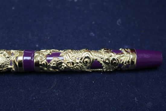 A giant ornate fountain pen 6.75in.